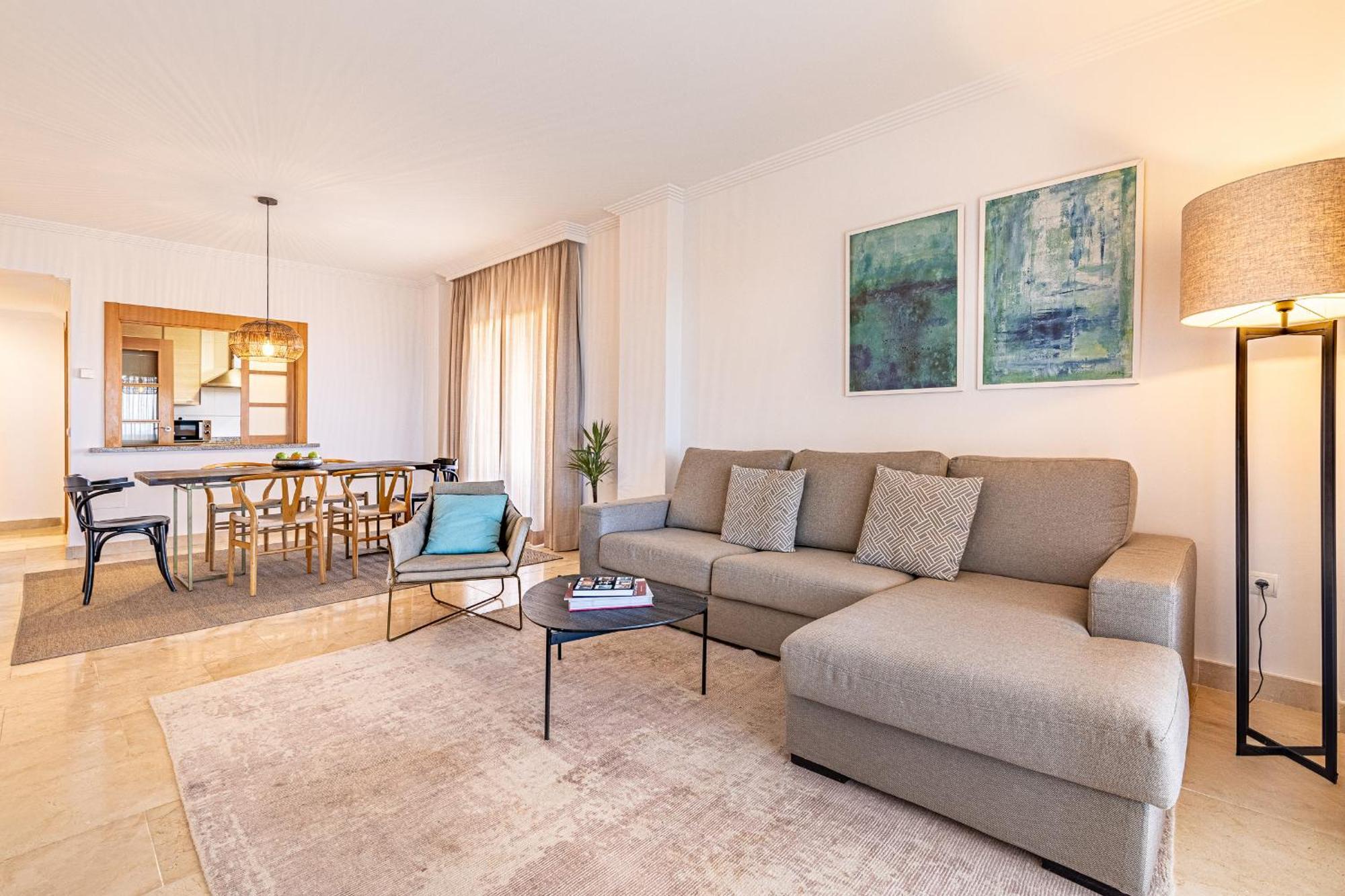 Large 3-Bedroom Nestled In Golf Paradise Естепона Екстериор снимка