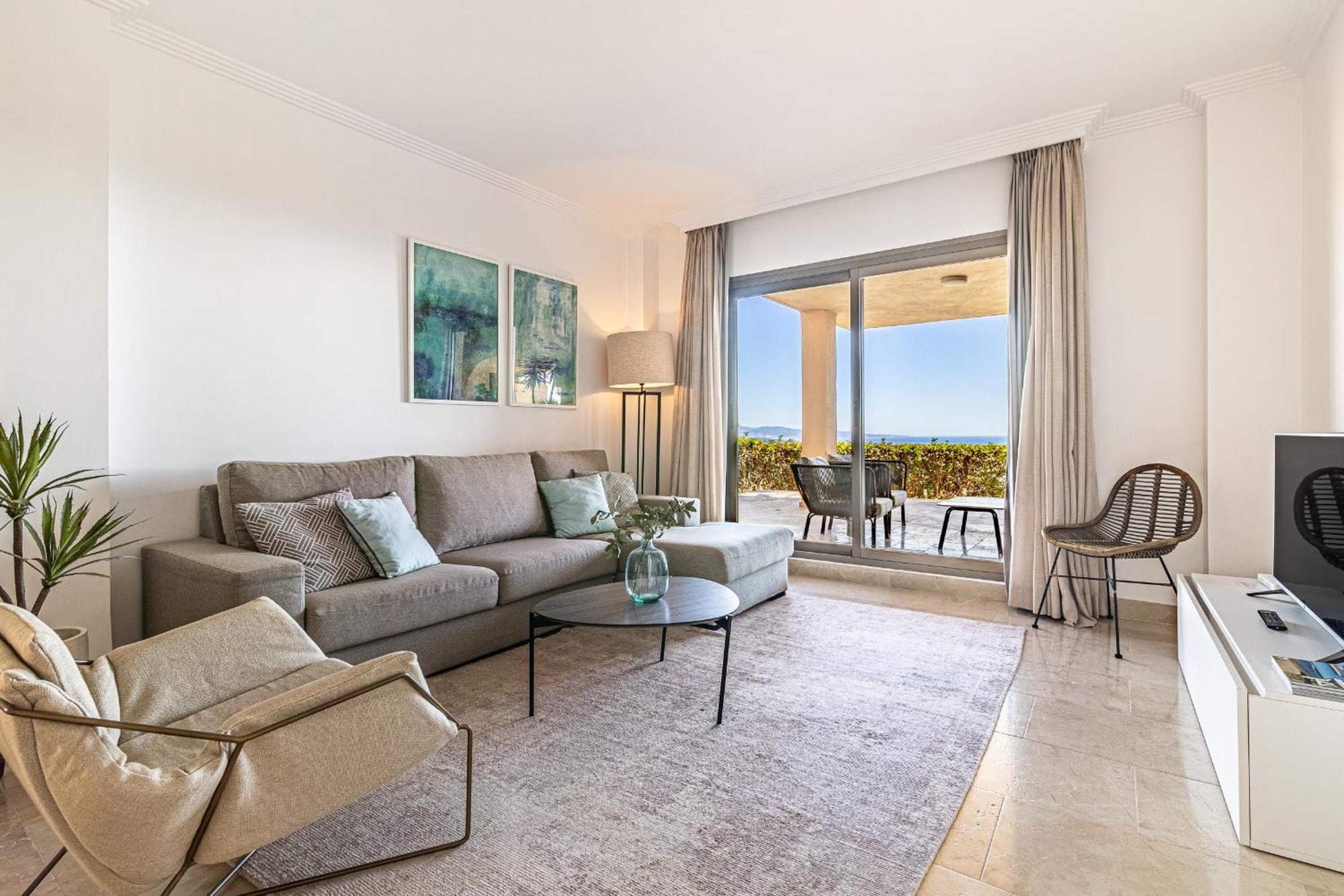 Large 3-Bedroom Nestled In Golf Paradise Естепона Екстериор снимка