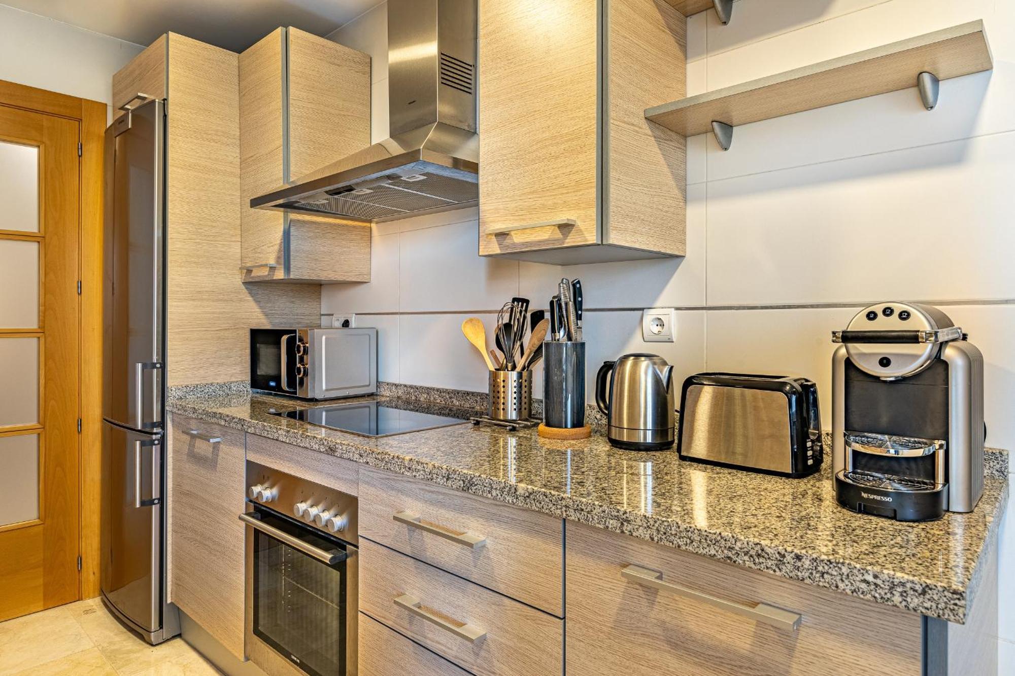 Large 3-Bedroom Nestled In Golf Paradise Естепона Екстериор снимка