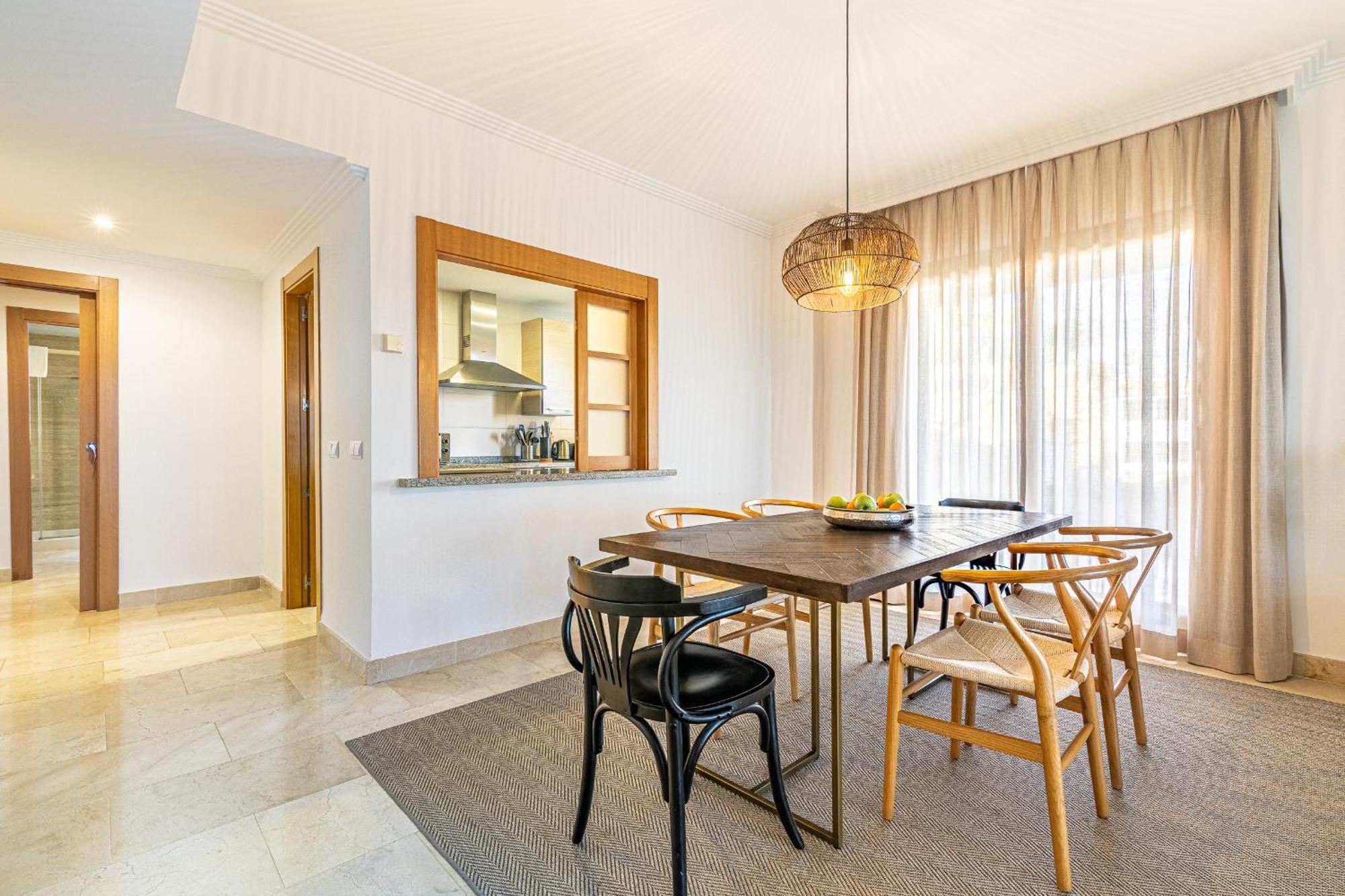 Large 3-Bedroom Nestled In Golf Paradise Естепона Екстериор снимка