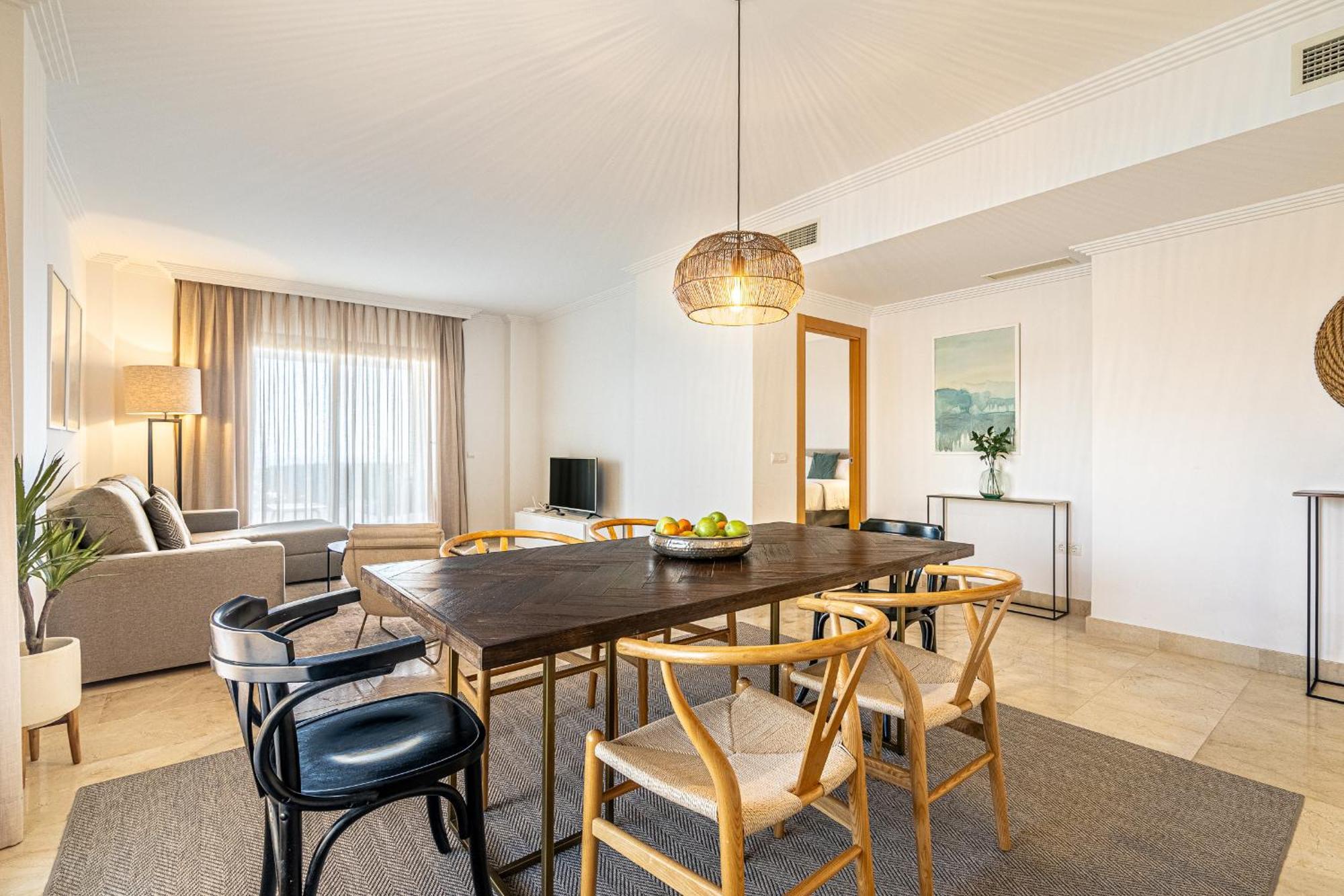 Large 3-Bedroom Nestled In Golf Paradise Естепона Екстериор снимка